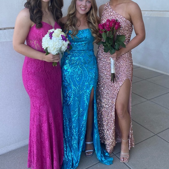 Wore once for prom and doesn’t have any flaws! Open to negotiating price! - Picture 1 of 4